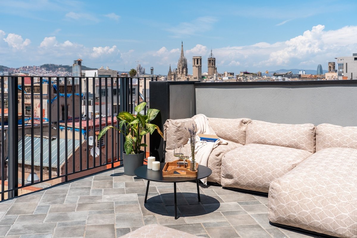 master La Rambla | 2 BR Penthouse w/ Large Terrace gallery image 2