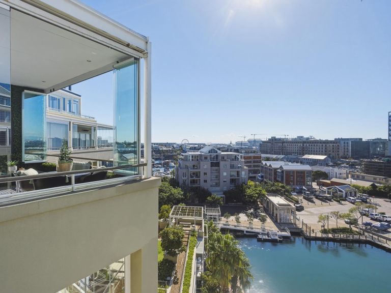 Quay Side Apartment