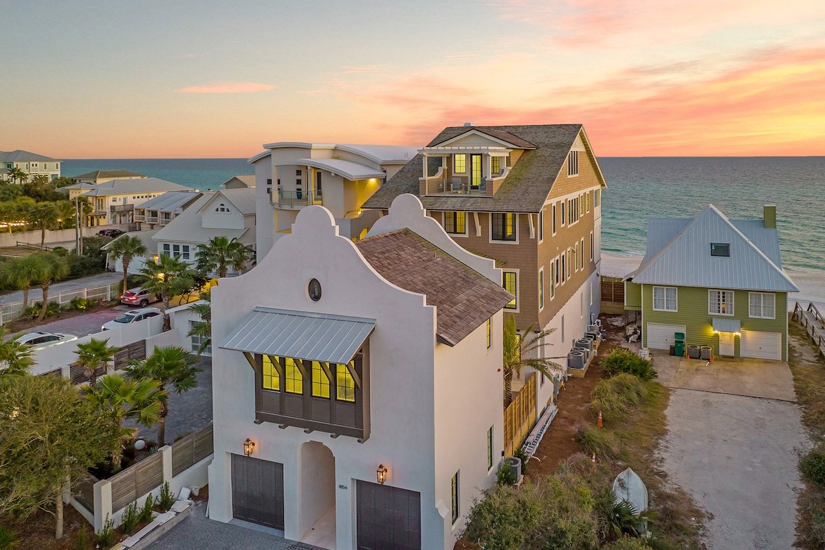 Beach Front! Sleeps 28! Private Beach, Pool ON 30A