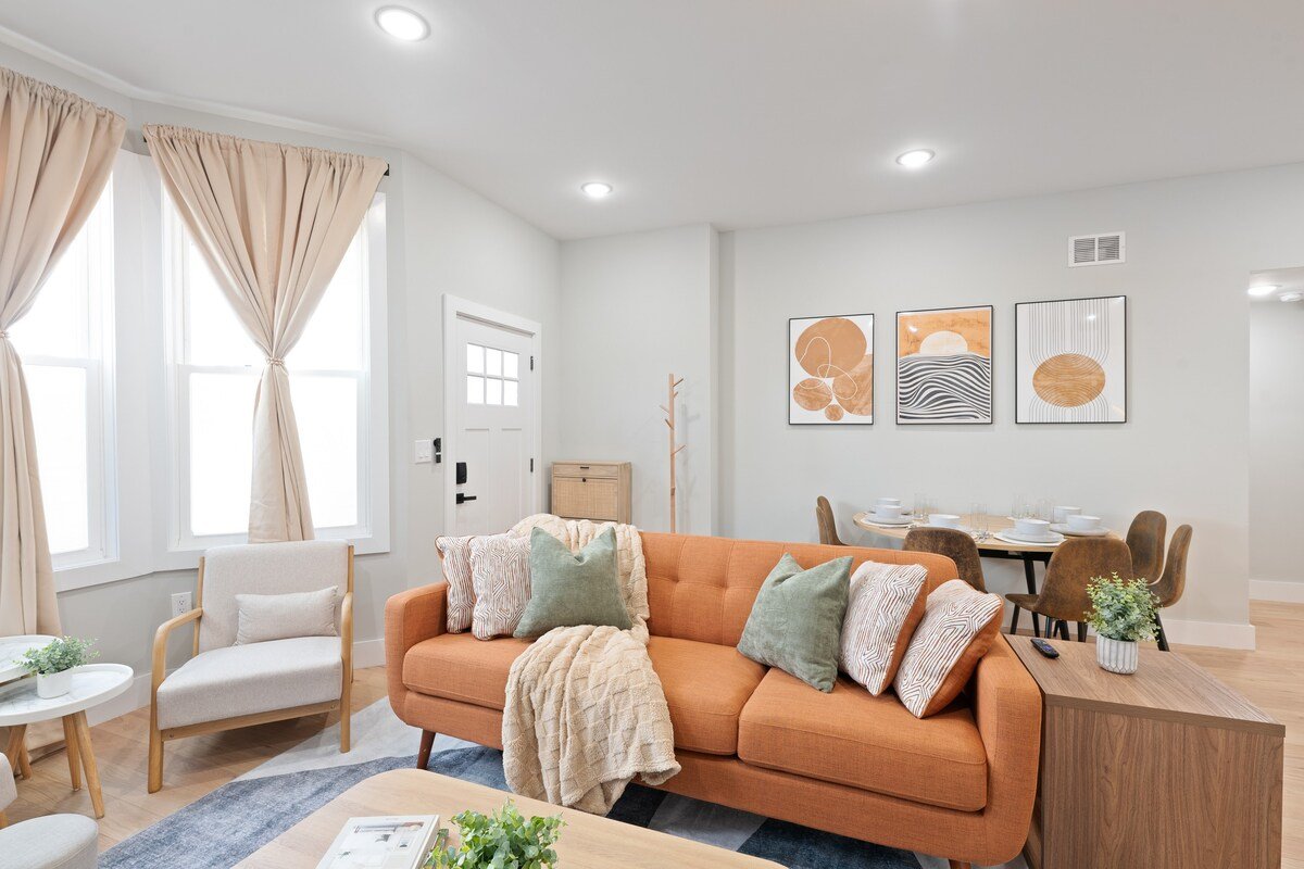 Modern 4BR w/ Yard+Gameroom|PATH+Bus Access to NYC gallery image 5