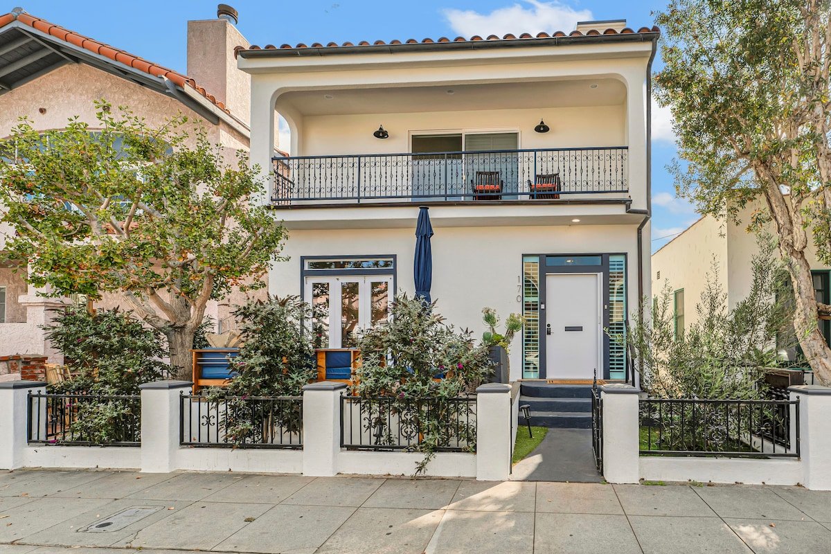 Belmont Shore Luxury Villa gallery image 2