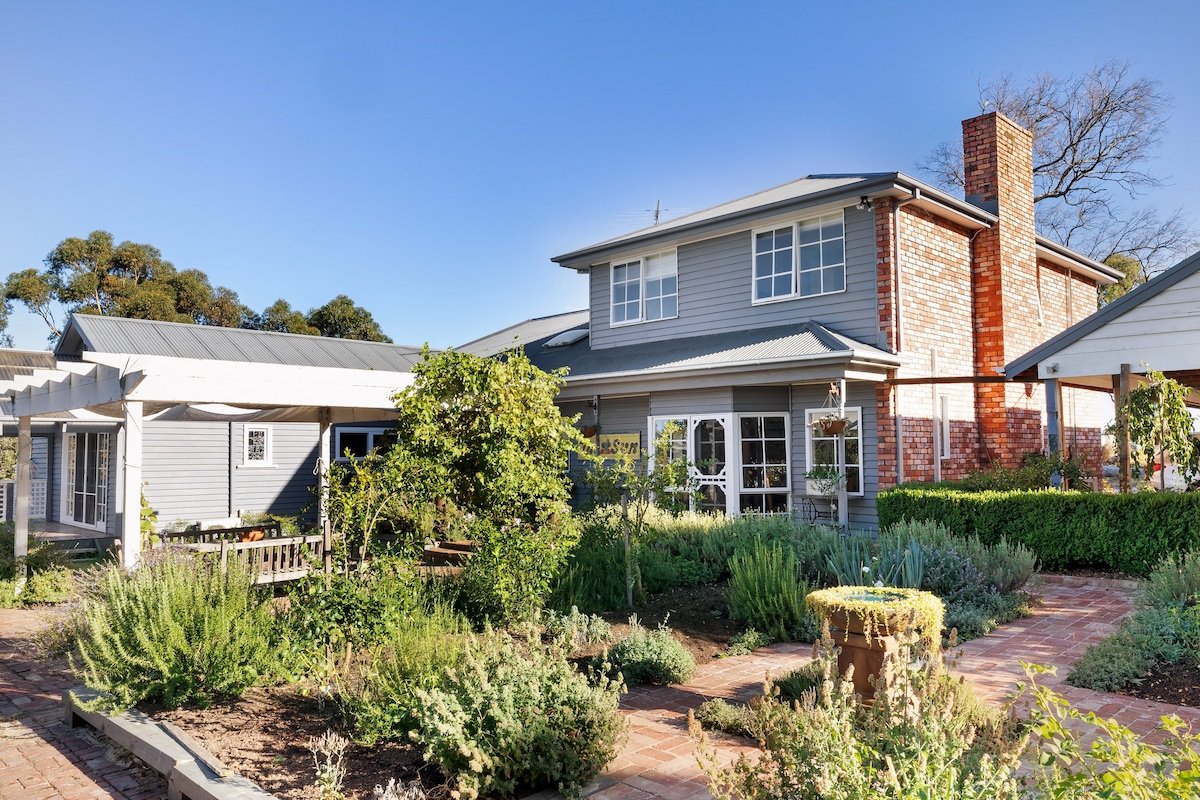 Misty Hill gallery image 4