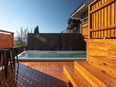 Explore in comfort & sophistication