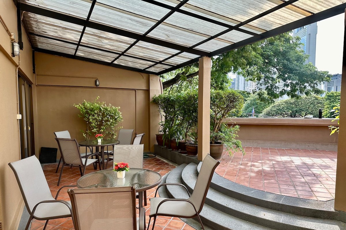 FreeAirportTransfer to Picturesque Central House gallery image 3