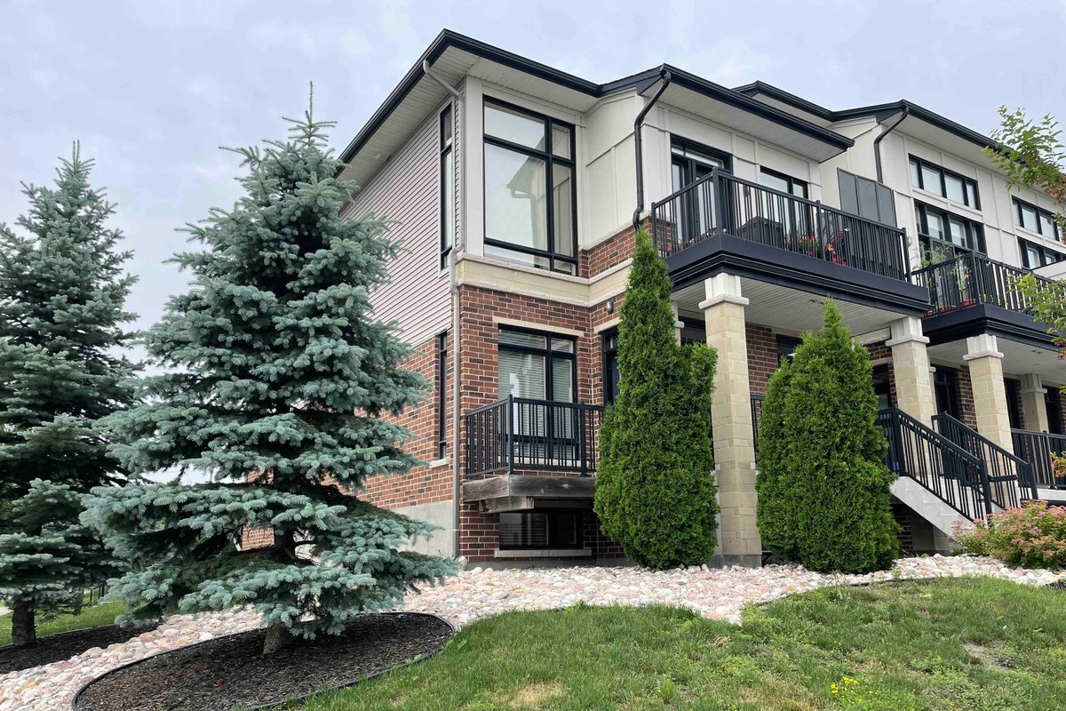 Modern B&B w/Grand Piano (LTR)