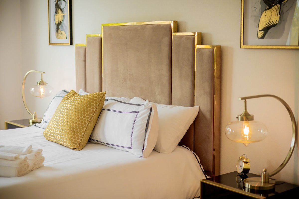 NewTrendy Luxe 5BD/4BA+many more gallery image 5