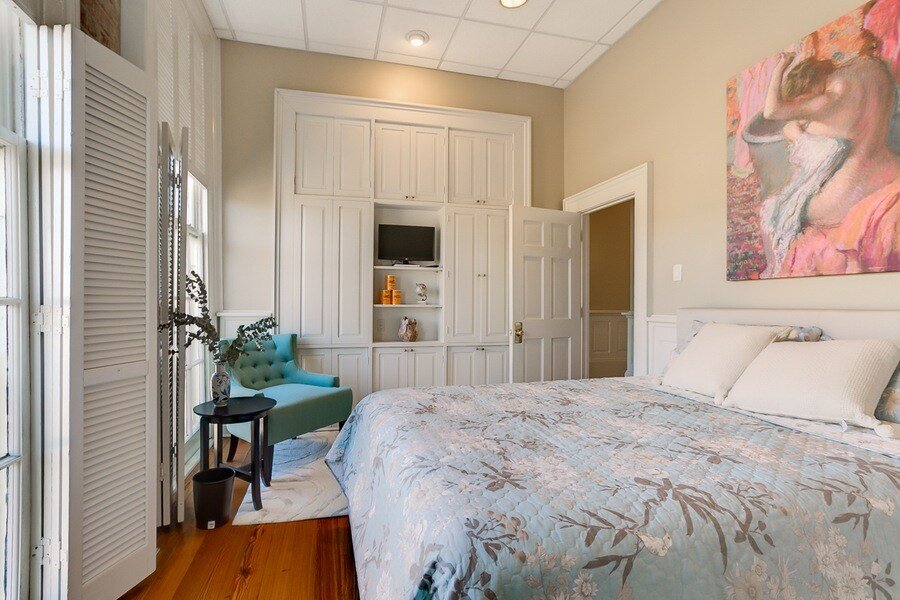 The Royal Elysian – Entire Marigny Guesthouse gallery image 5