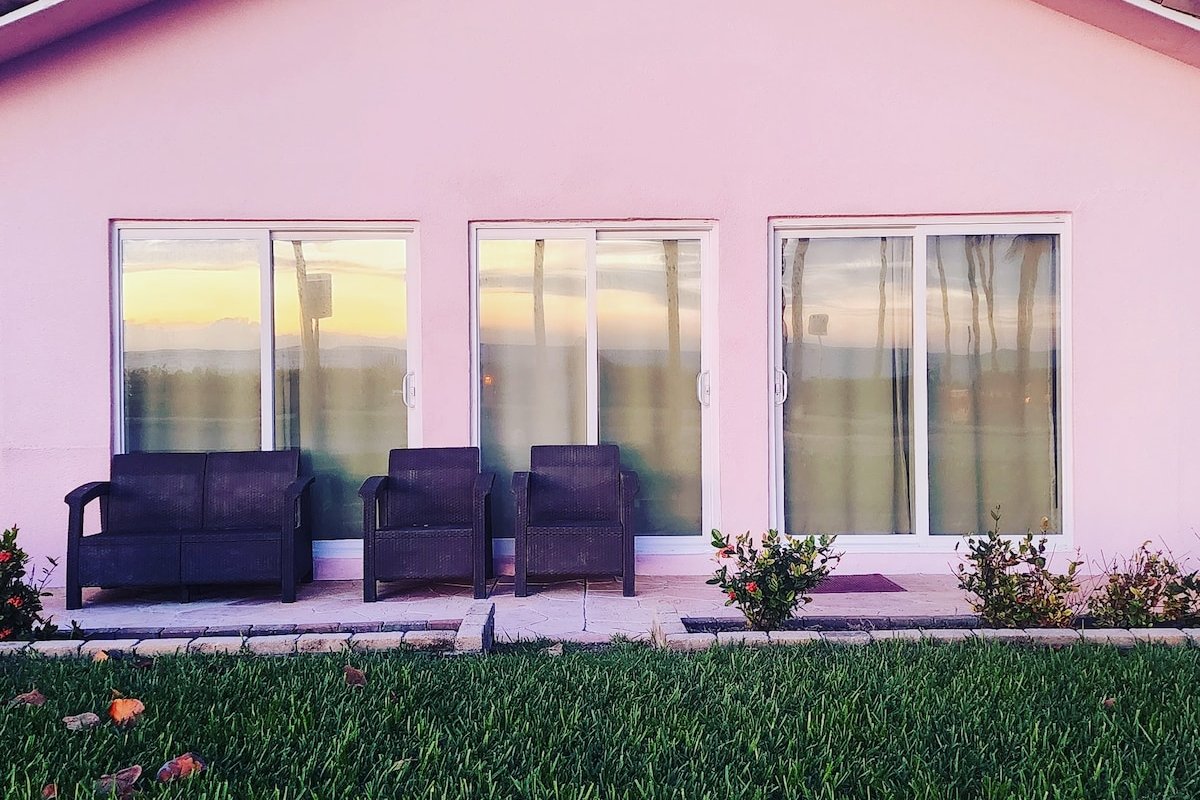 Direct Oceanfront-On the Beach-Pool-Grill-Parking gallery image 5