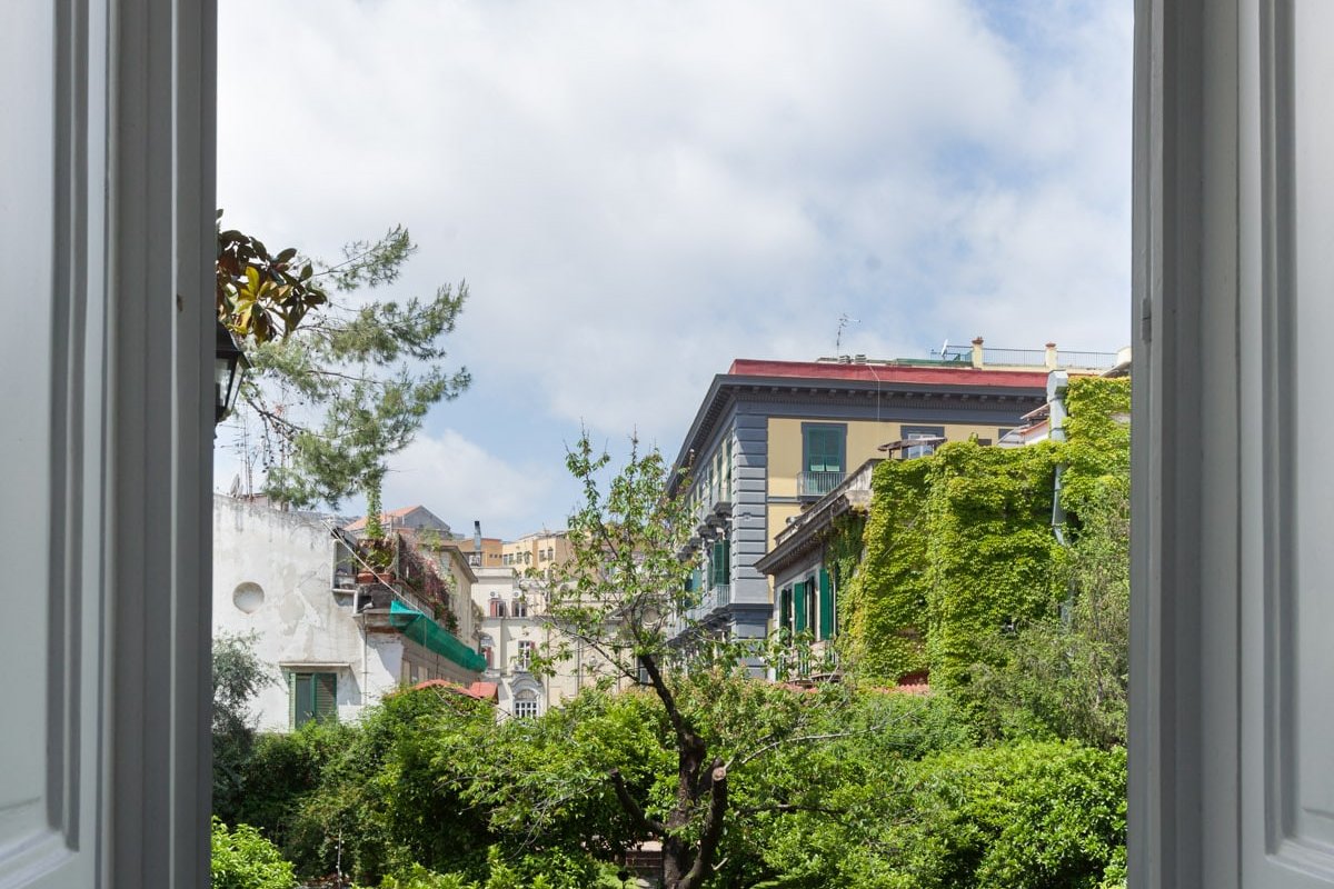 The Bellini House by House In Naples – Room 6 gallery image 3