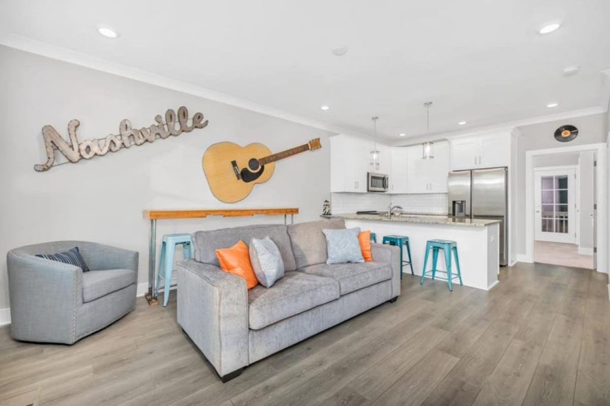 24 Guest Lake Hangout with 12 beds! gallery image 4