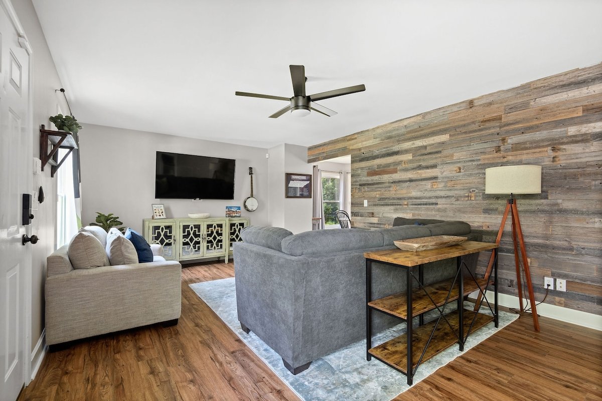 HOPE GARDENS HIDEAWAY! 1 MILE FROM DOWNTOWN gallery image 4