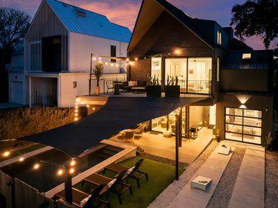 NEW! Luxury SoCo Smart Home, Pool HotTub Games