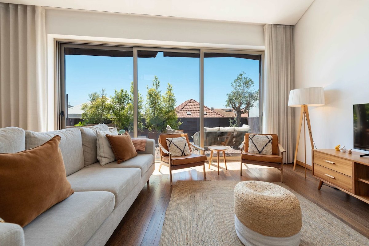 Alves da Veiga Downtown Rooftop by Nuno & Family gallery image 4