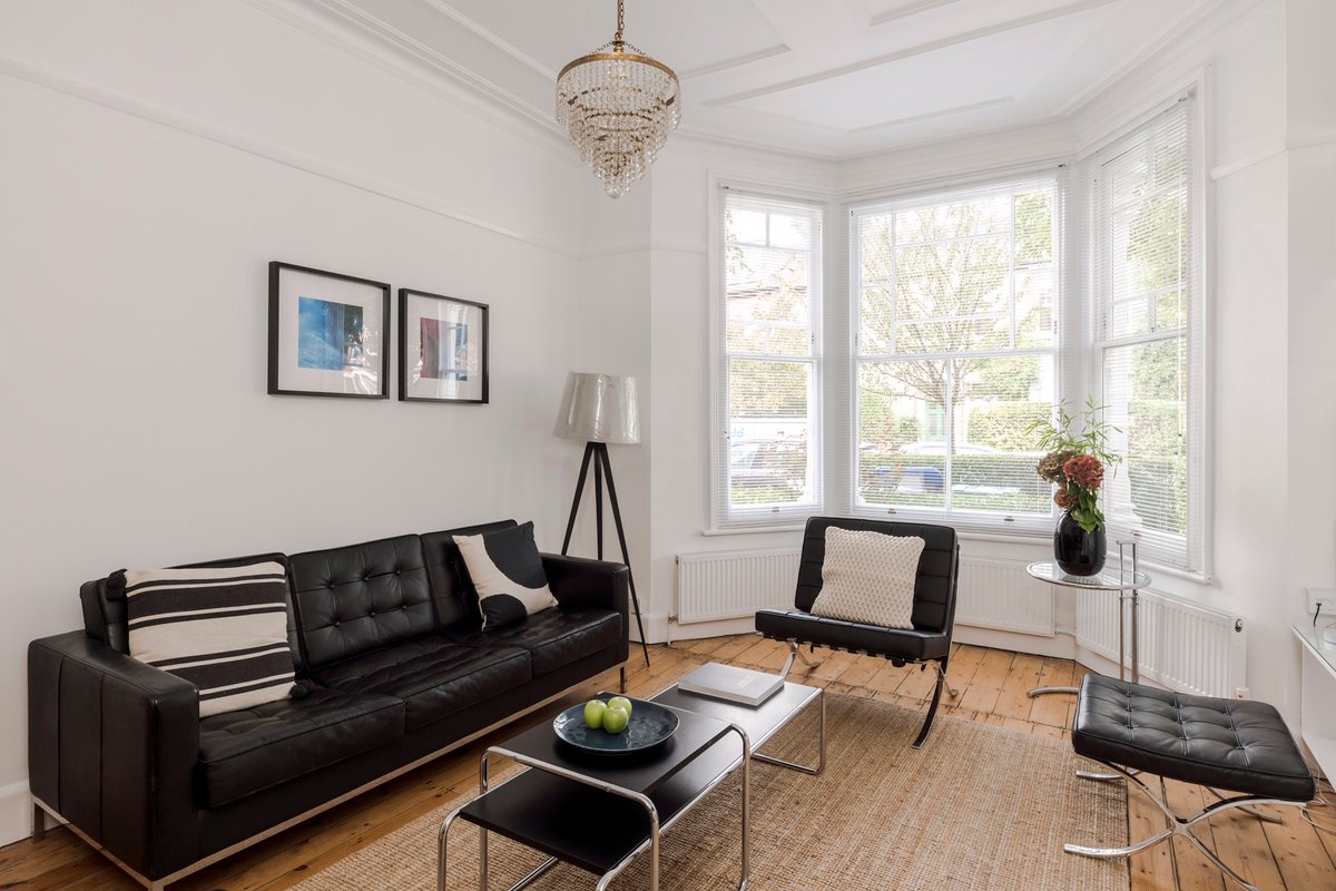 Serene Town House in London – New Listing