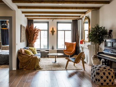 Beautiful spacious appartment in de Pijp (140M2)