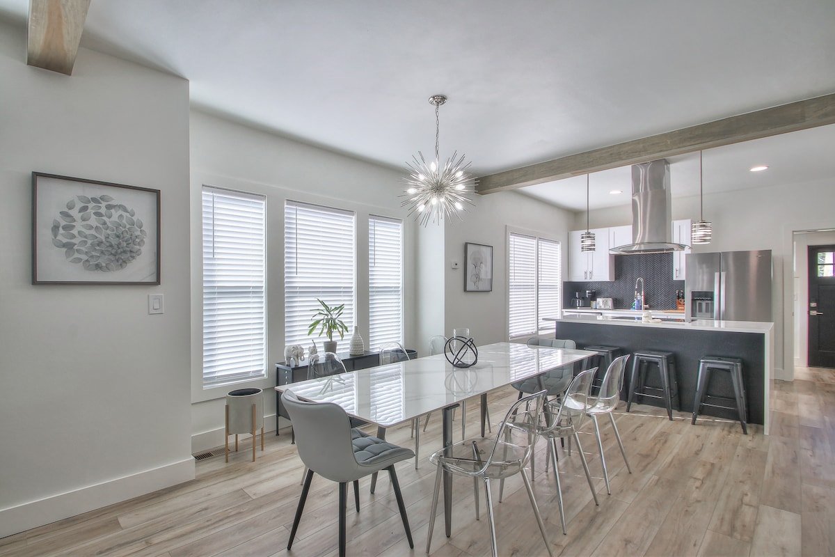 4 Bedroom – Music Row! gallery image 2