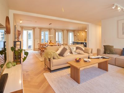 Designer 2 BR Home w/ Private Balcony