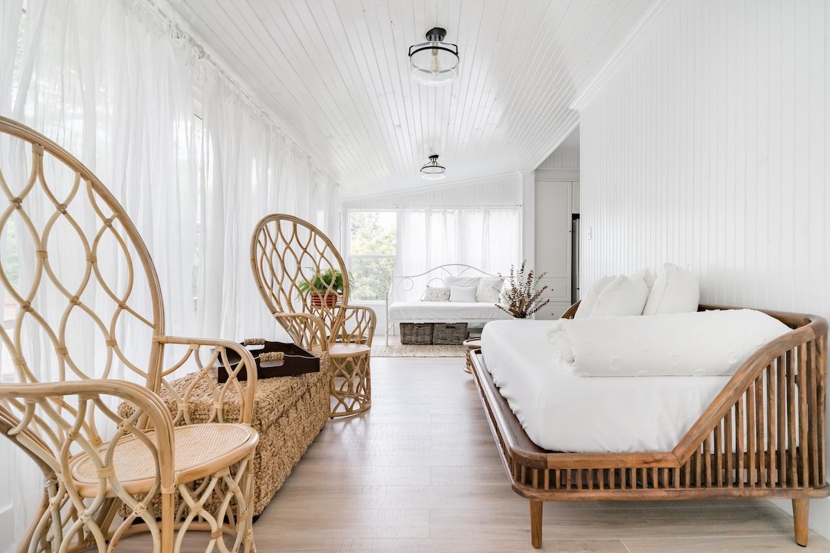 Sunny, Historic Home from Home in Hip Bishop Arts District gallery image 5