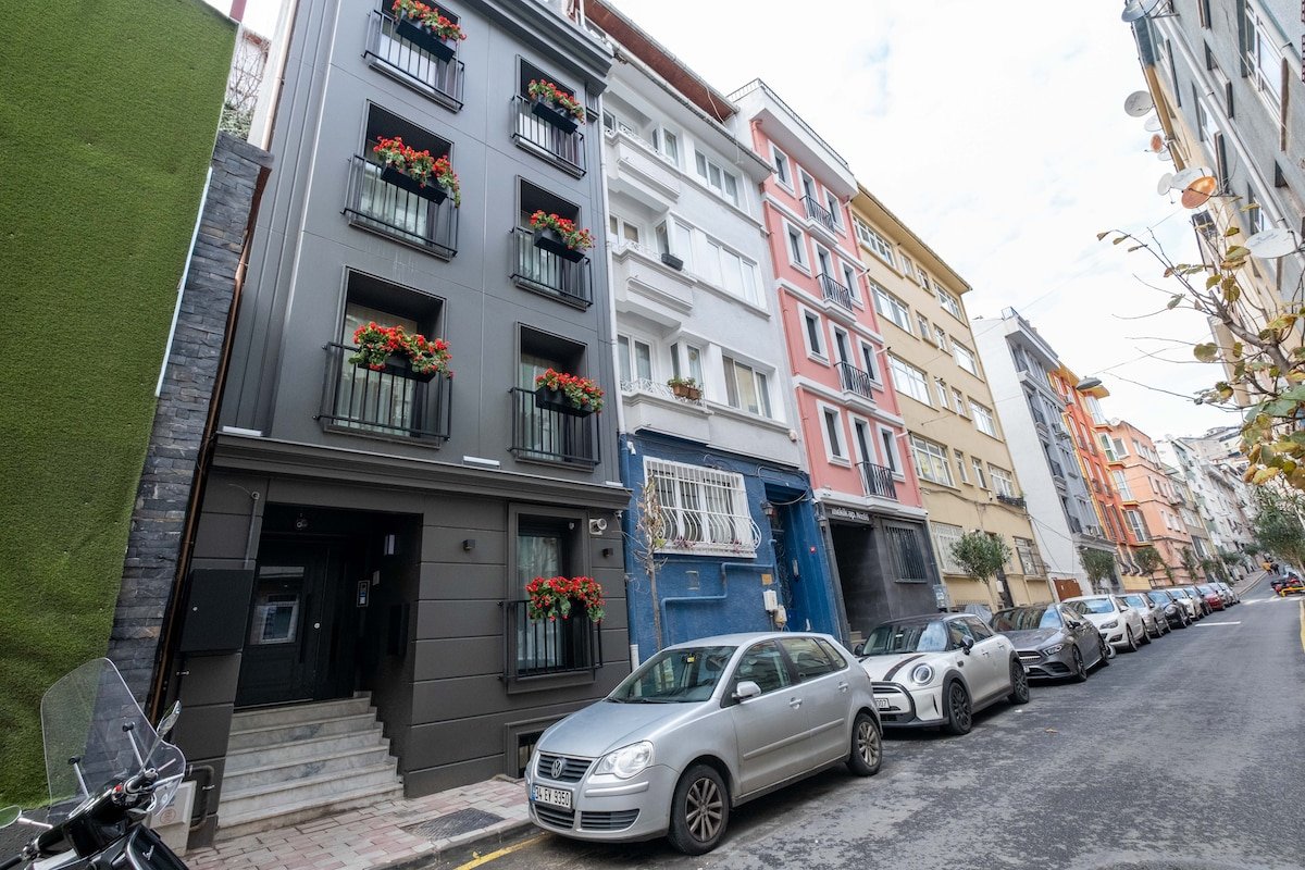 Stylish & Modern 2 Bdr. in City Centre gallery image 5