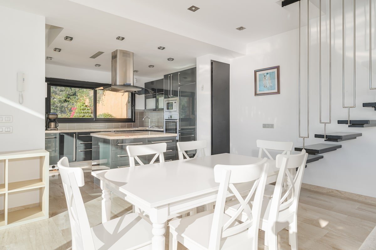 Nice Views ► Private Beach, Pool, Jacuzzi gallery image 4