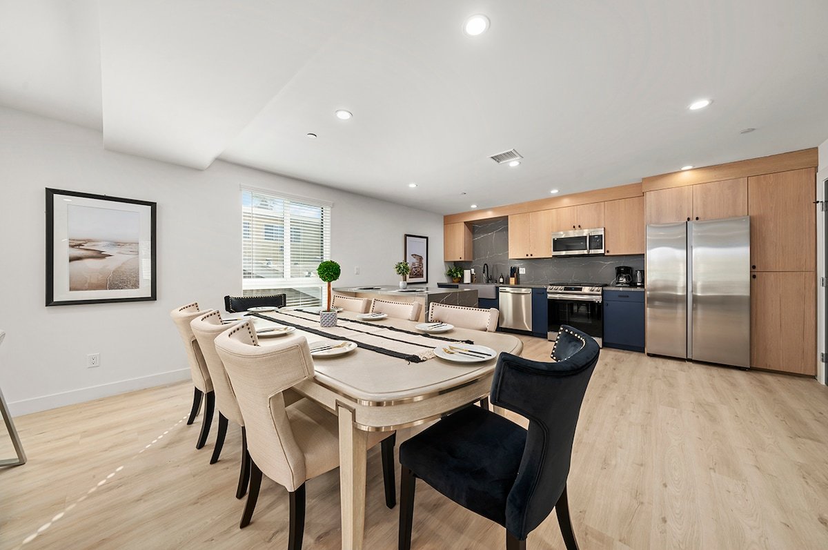 Luxury 5BR House in Hollywood/Sleeps16+Parking gallery image 4