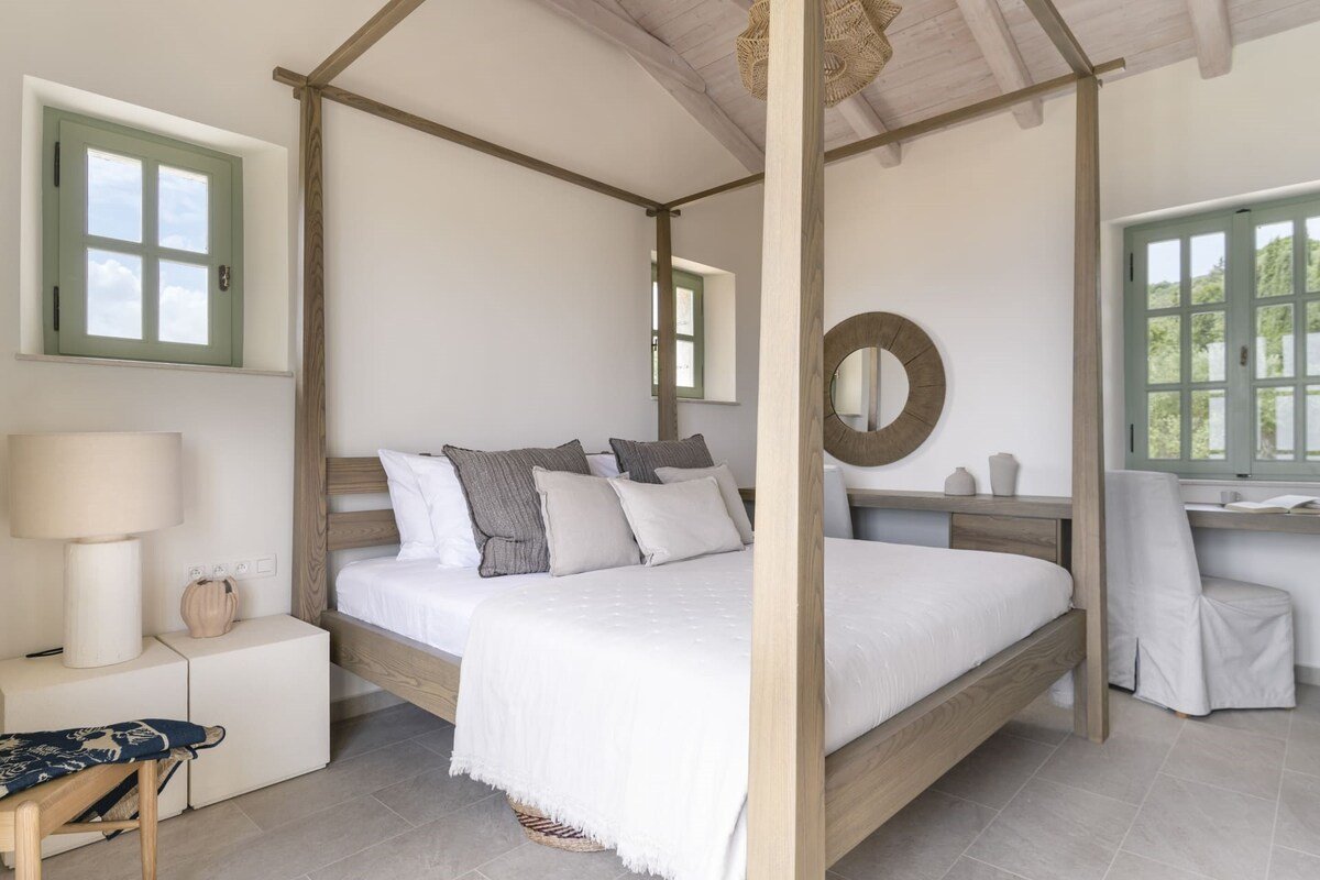 Louisa gallery image 5