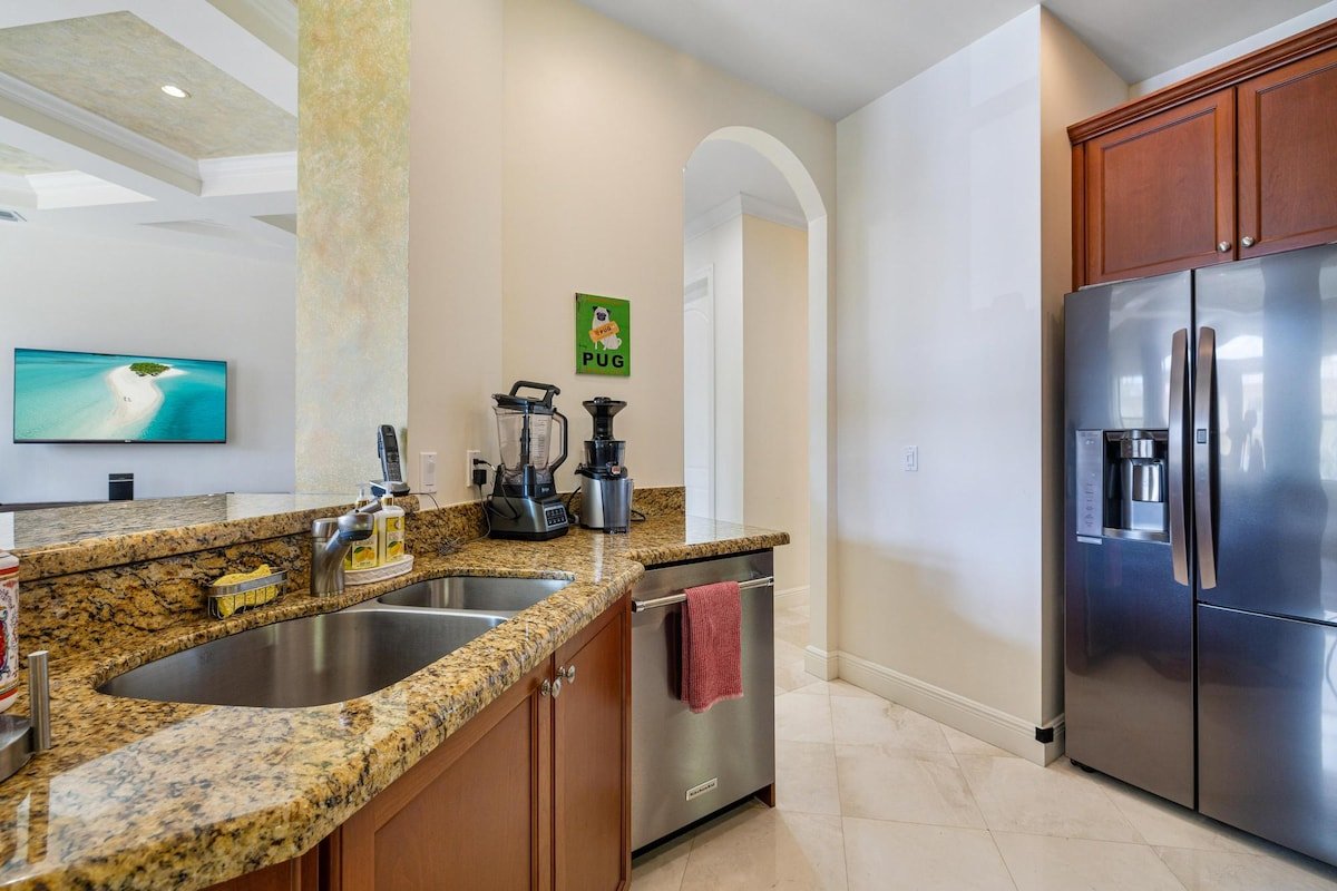 Las Olas Townhouse w. private Elevator 3Bed/3 Bath gallery image 5