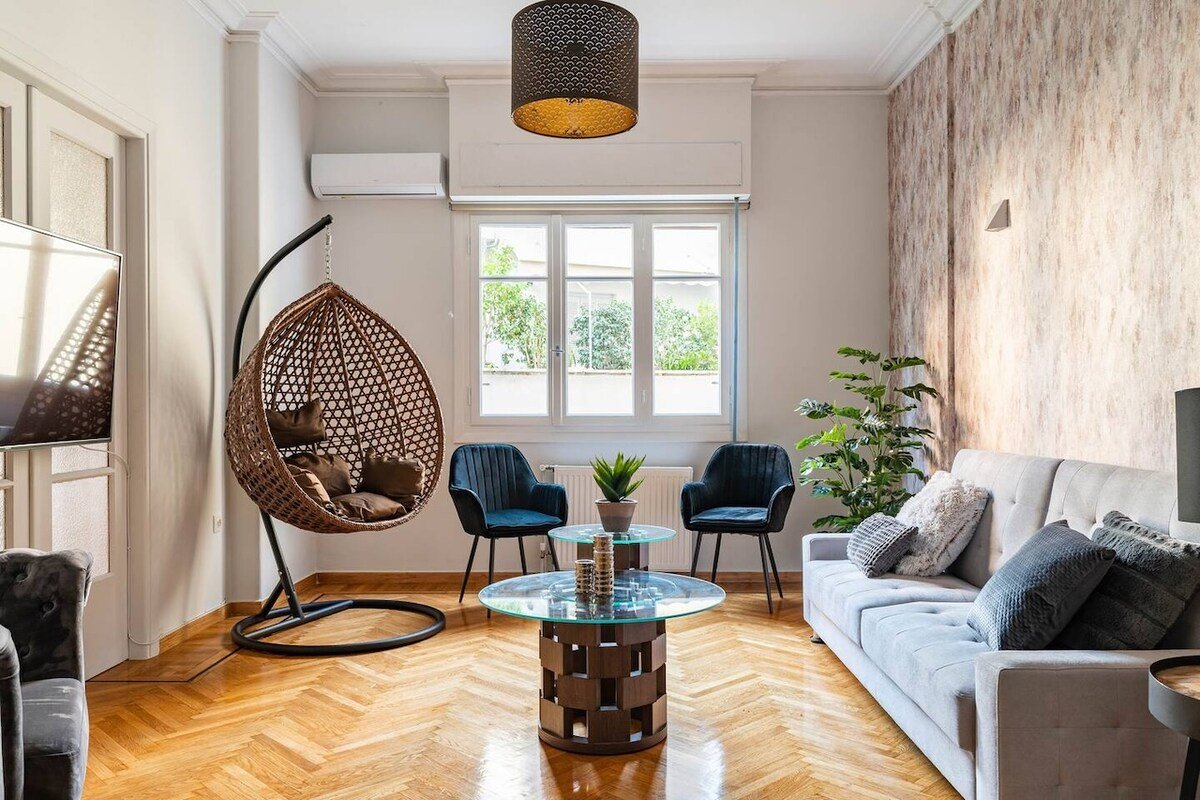 Huge 165sq Apt w/5BDR, 2&halfBath-1min toAcropolis gallery image 2