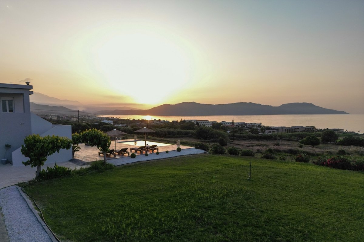 Blue Harmony villa sea view with heated pool gallery image 4