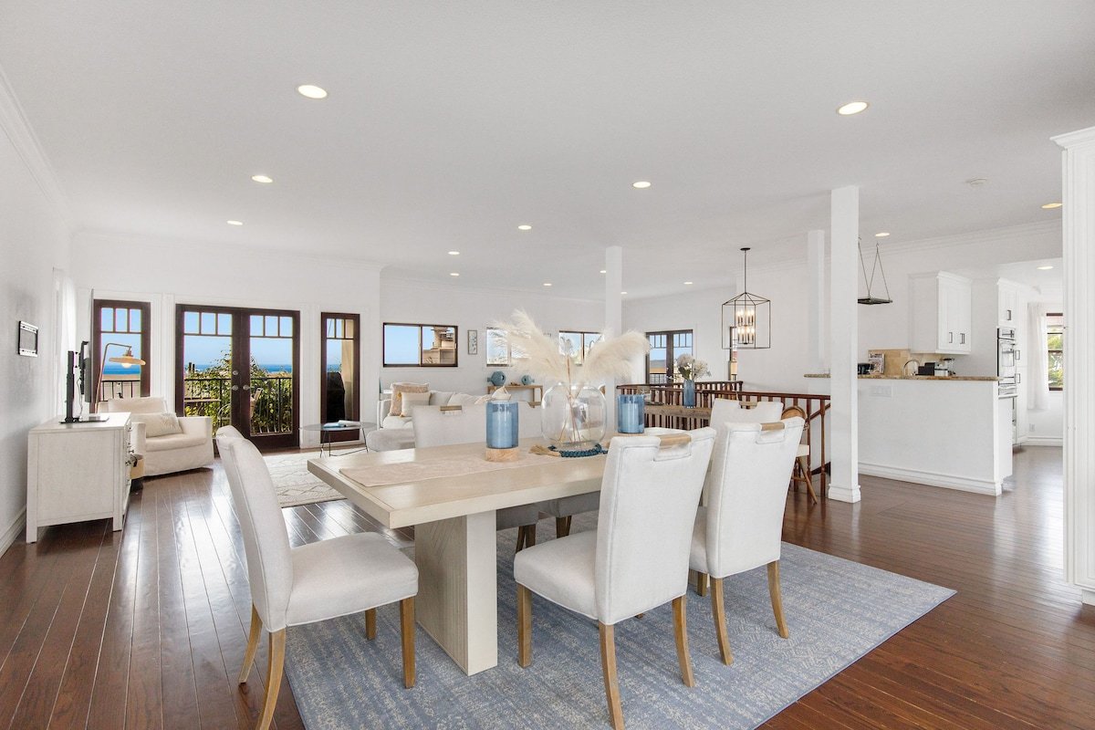 OCEAN VIEW/Amazing 4 Bedroom/AC/Walk to Beach! gallery image 5