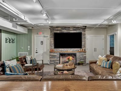 Rustic Suite 6BR by Maddox Hotel