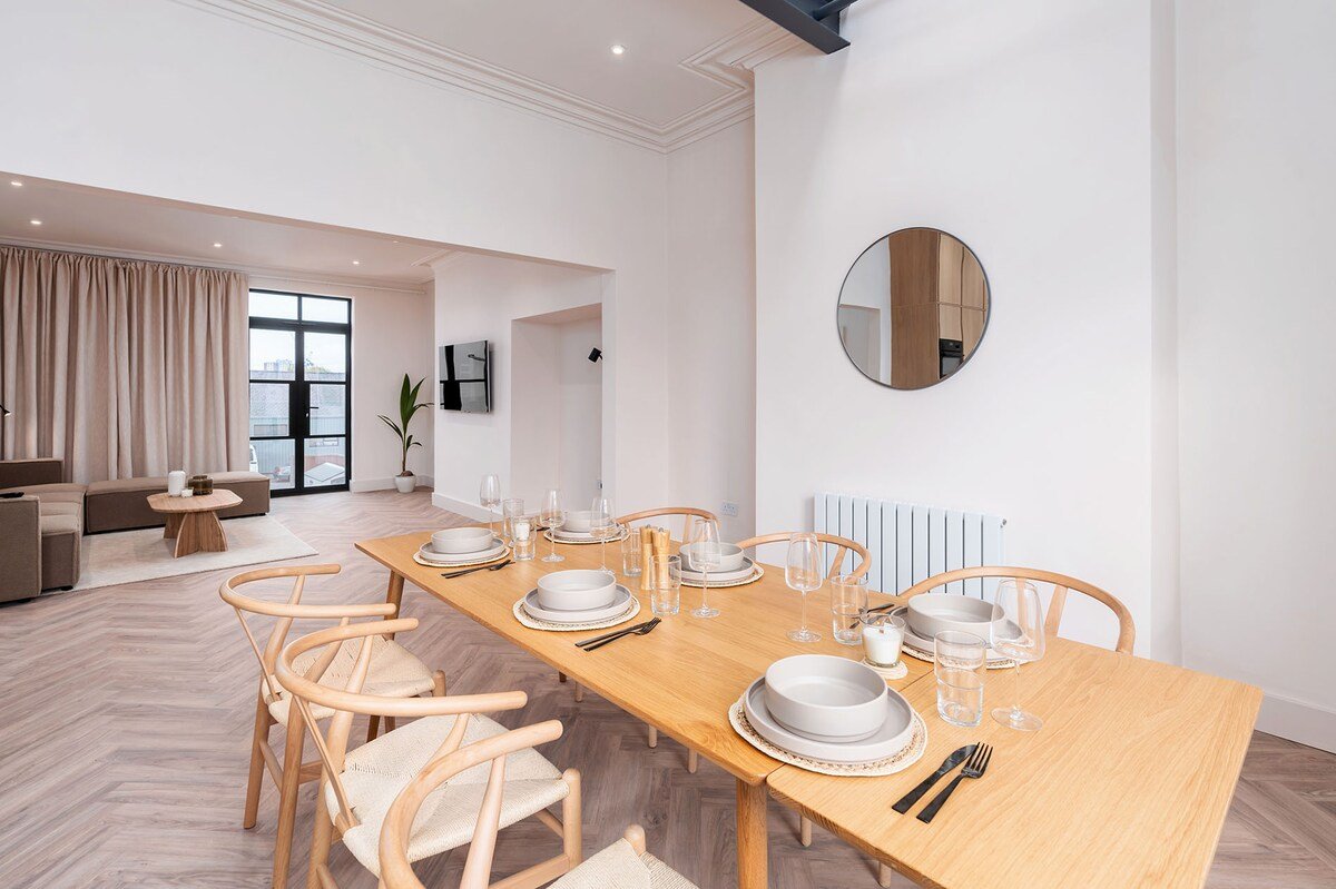 6 Bed, 6 Bath Home | 10 mins to MCR City Centre gallery image 5