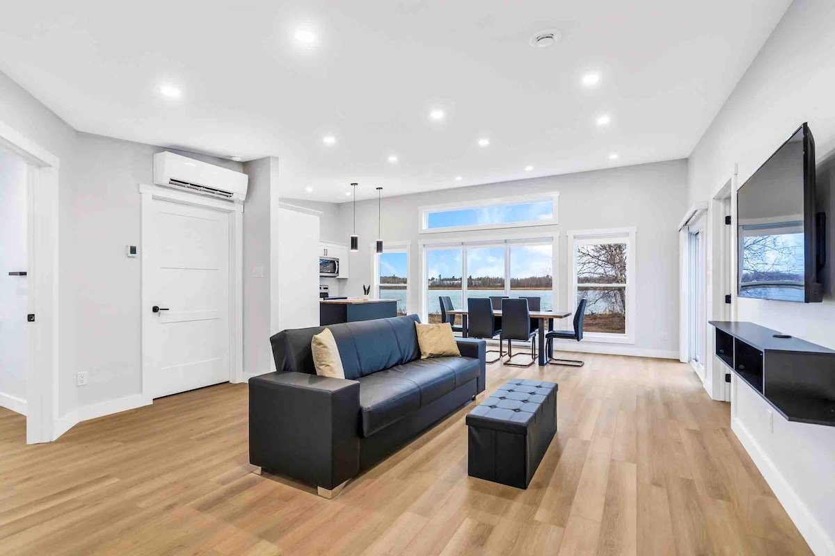 Beachfront Luxury Home with Pool & Hot Tub 91 gallery image 3