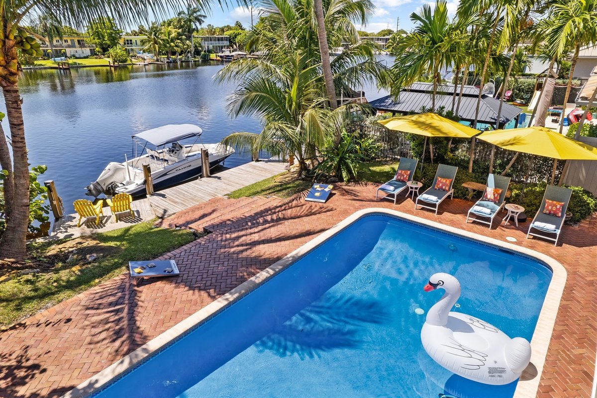 Waterfront | Boat Rental | Heated Pool | Sleeps 10