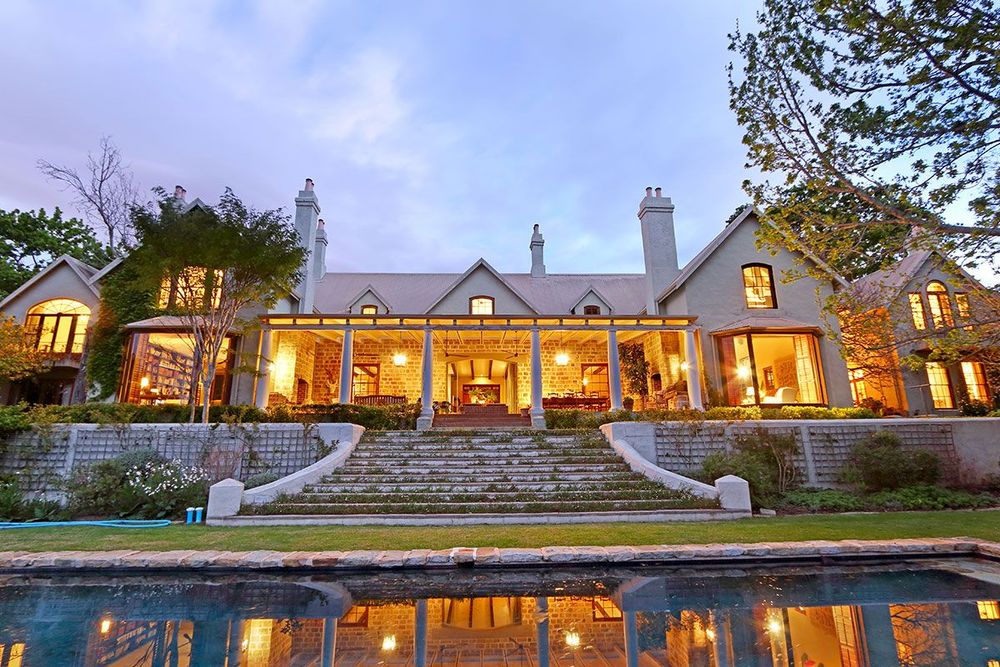 Photo 2 of Bishopscourt Retreat accommodation in Bishopscourt, Cape Town with 5 bedrooms and 5 bathrooms