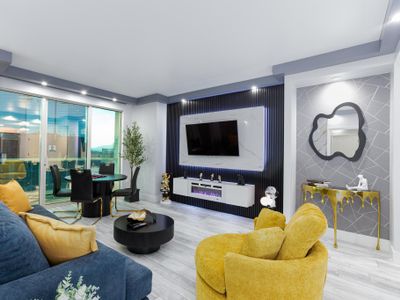 RARE Luxury Suite | Strip View | No Resort Fees!