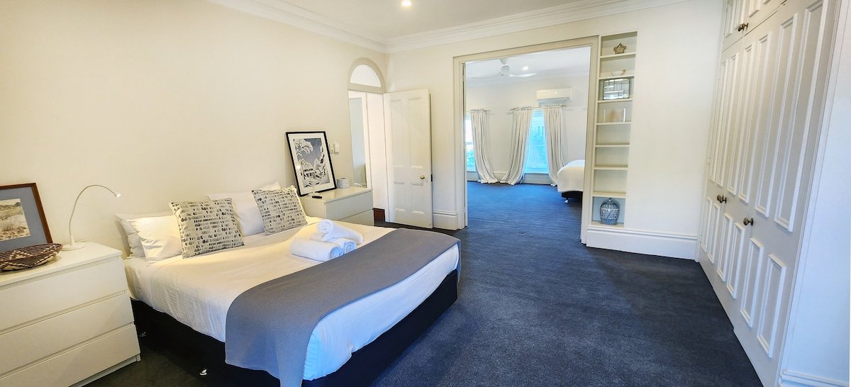 Grand Inner City Home with Secret Garden. Parking gallery image 5