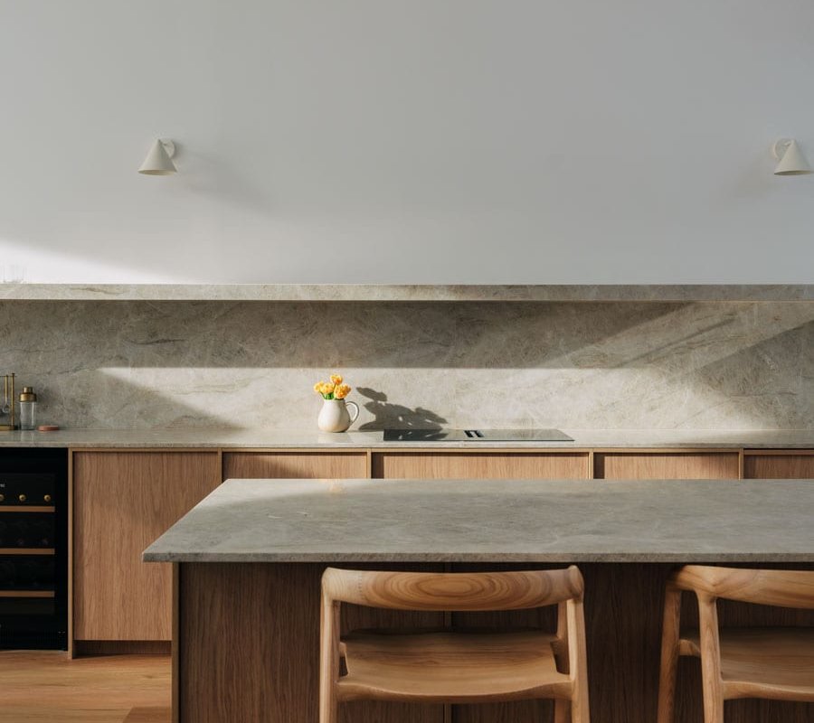 The Bay House – Luxury with sauna & pizza oven gallery image 5