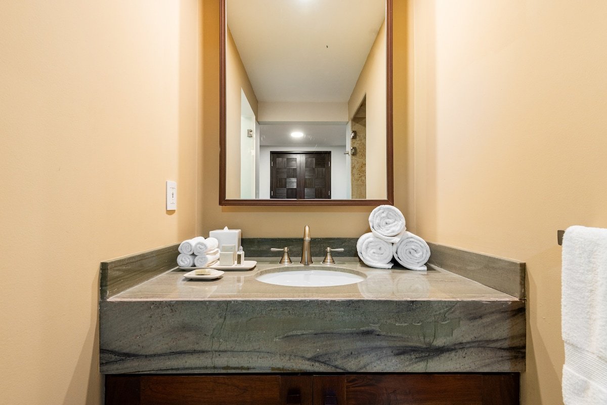 Celeste Curamoria OceanView & Private Beach 3BD gallery image 2