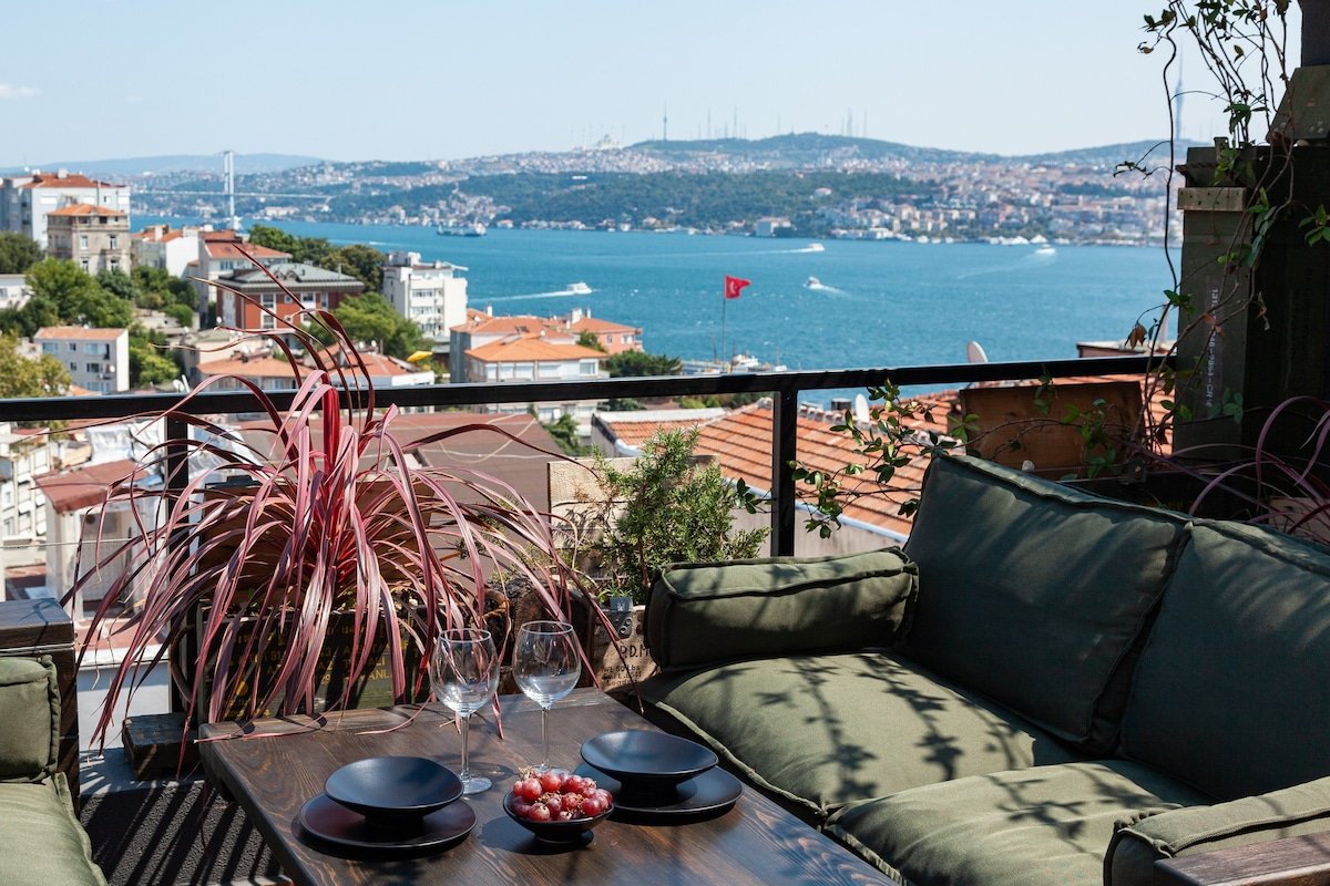 Sunrise! Panoramic Loft 🖤 Terrace BBQ gallery image 5