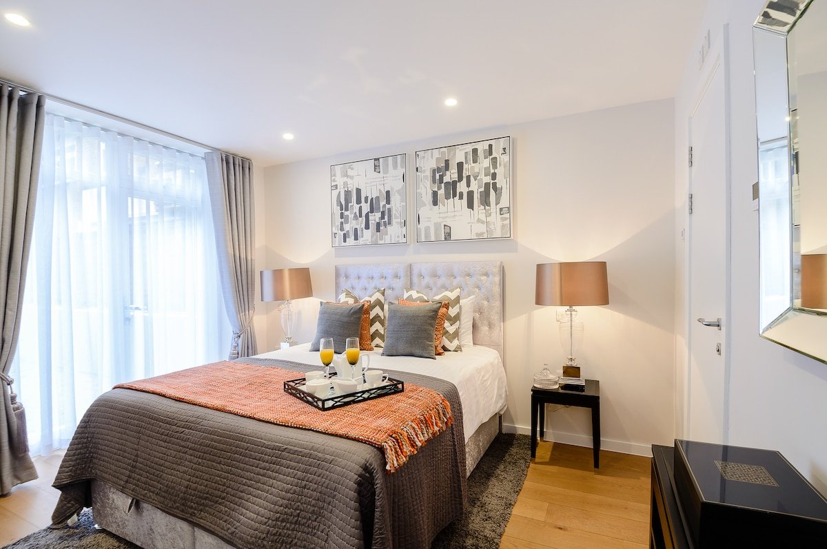 Stylish, Spacious 2 Bed 2 Bath, Ashburn Gardens gallery image 2