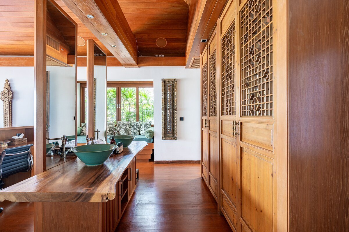 Upni Duniya – Luxury, Beachfront 9-suites Villa gallery image 3