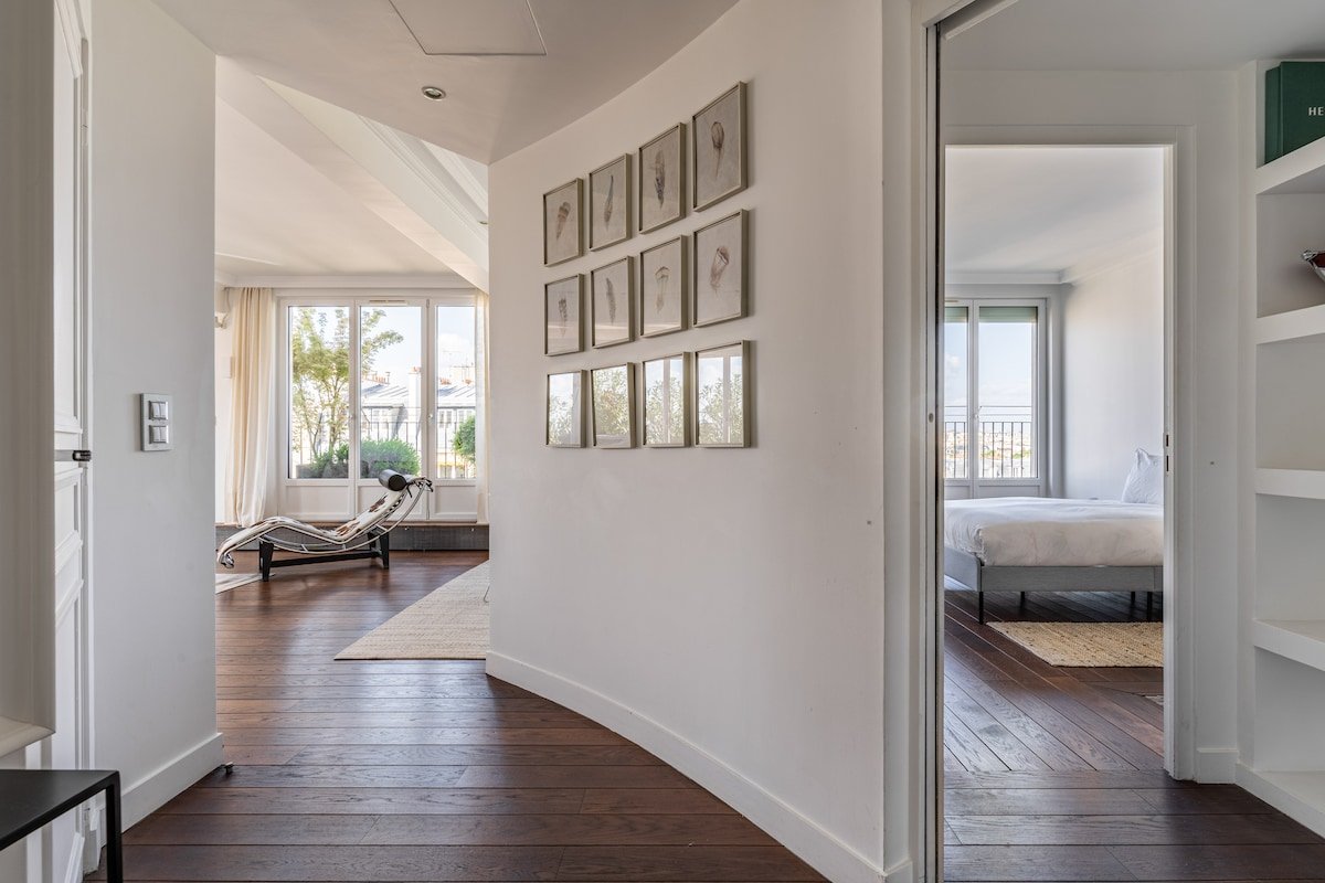 Paris Eiffel gallery image 3