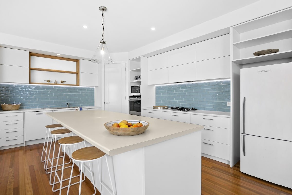 Beach, River, Golf, Shops -all within easy reach! gallery image 5