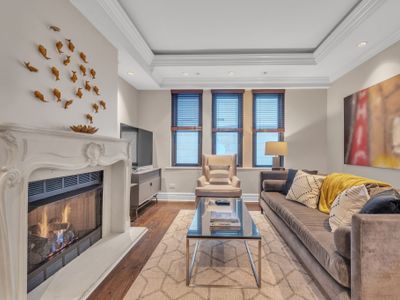Chic 2BR Gem with Fireplace