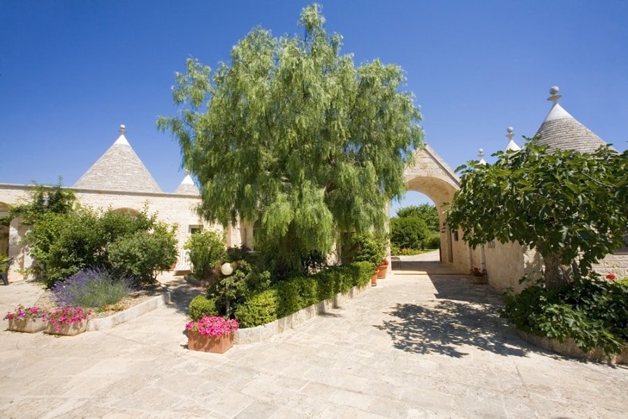 Traditional trulli houses for big group holidays gallery image 5