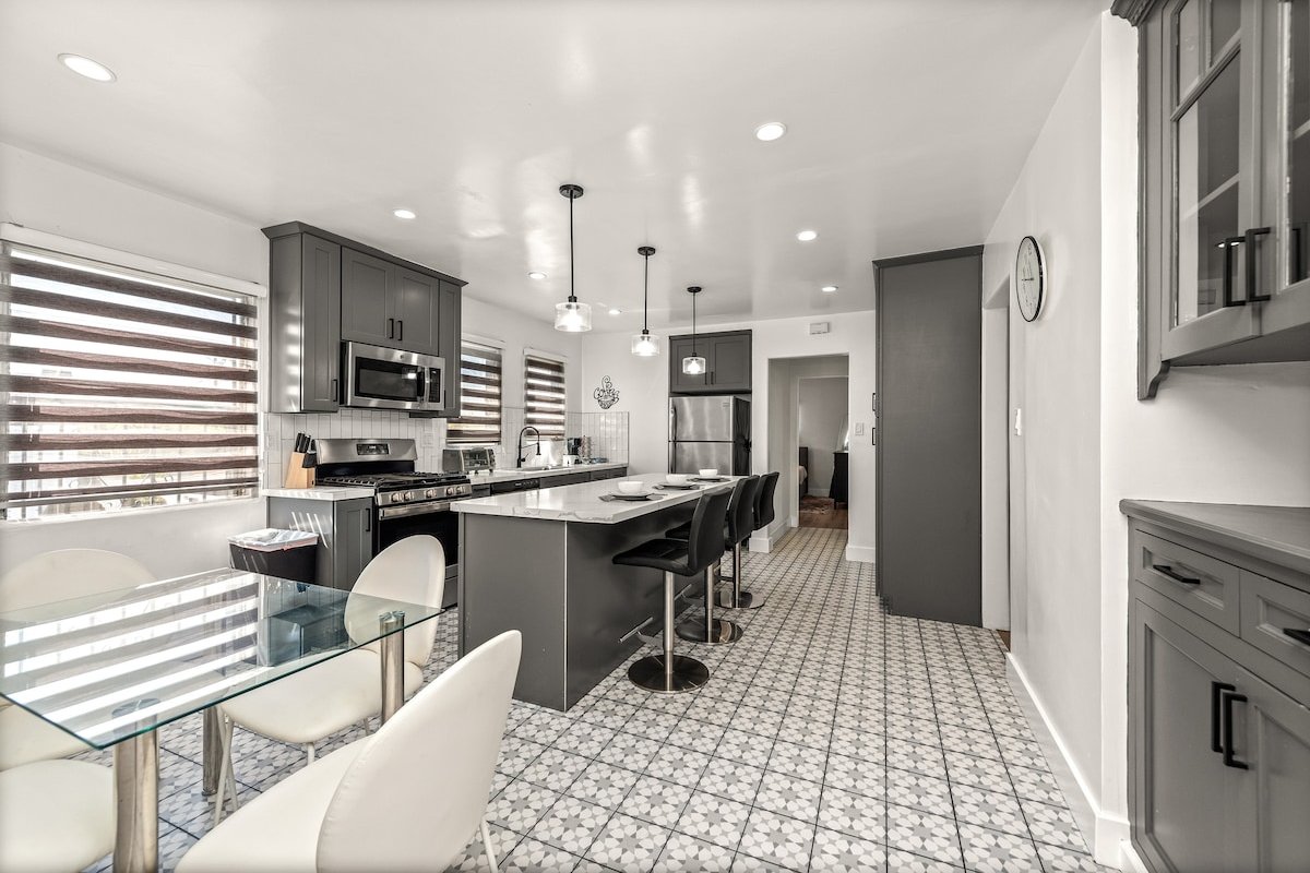 Modern 5 Bedroom Duplex in La Brea Area gallery image 3