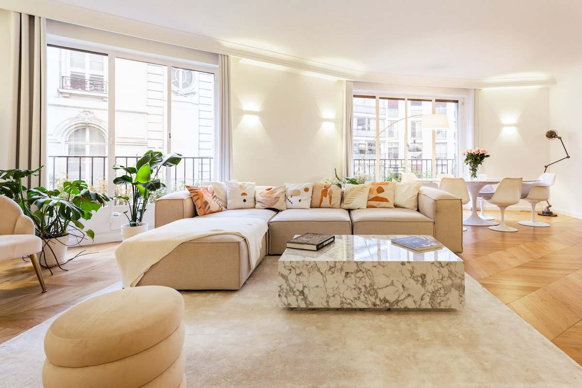 Elegant prime 3-bed apt with AC near Champs-Elysee