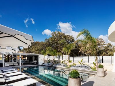 Refined Living With Contemporary Flair