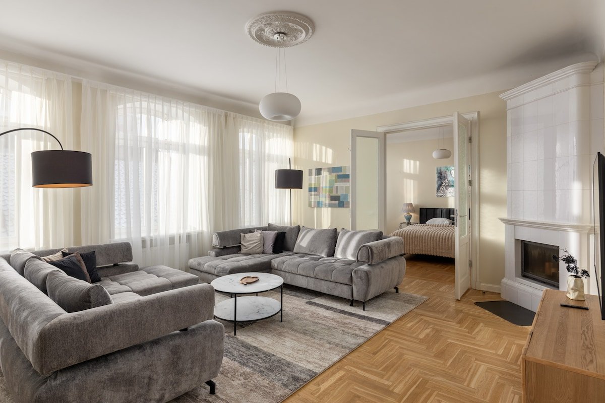 3bd Old Town apartment w/ Sauna gallery image 2